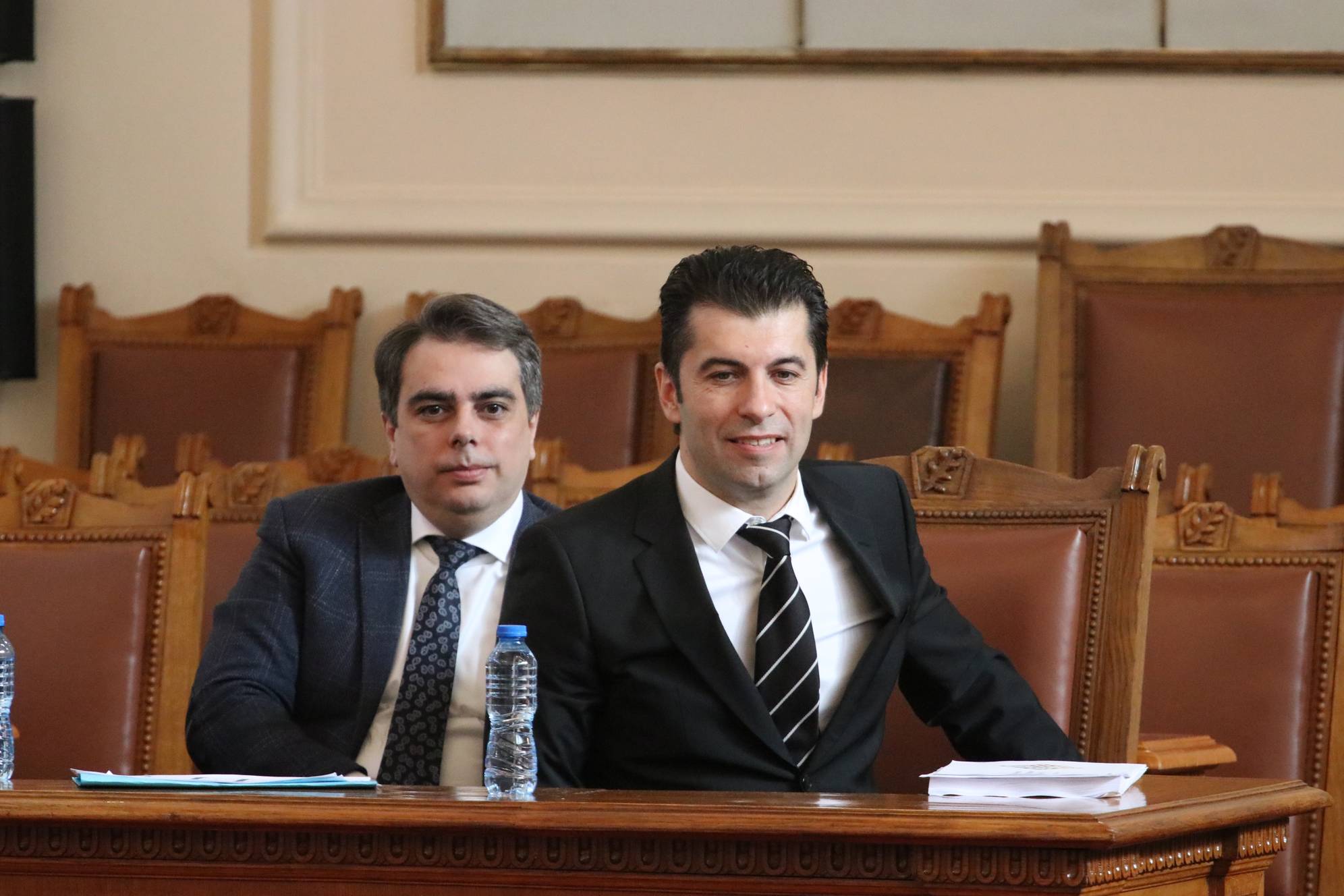  Асен Василев и Кирил Петков 